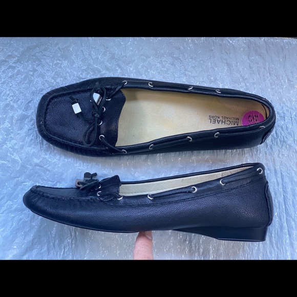 Michael Kors Women’s Black Sutton Moccasin Sz 8.5 - Picture 3 of 10